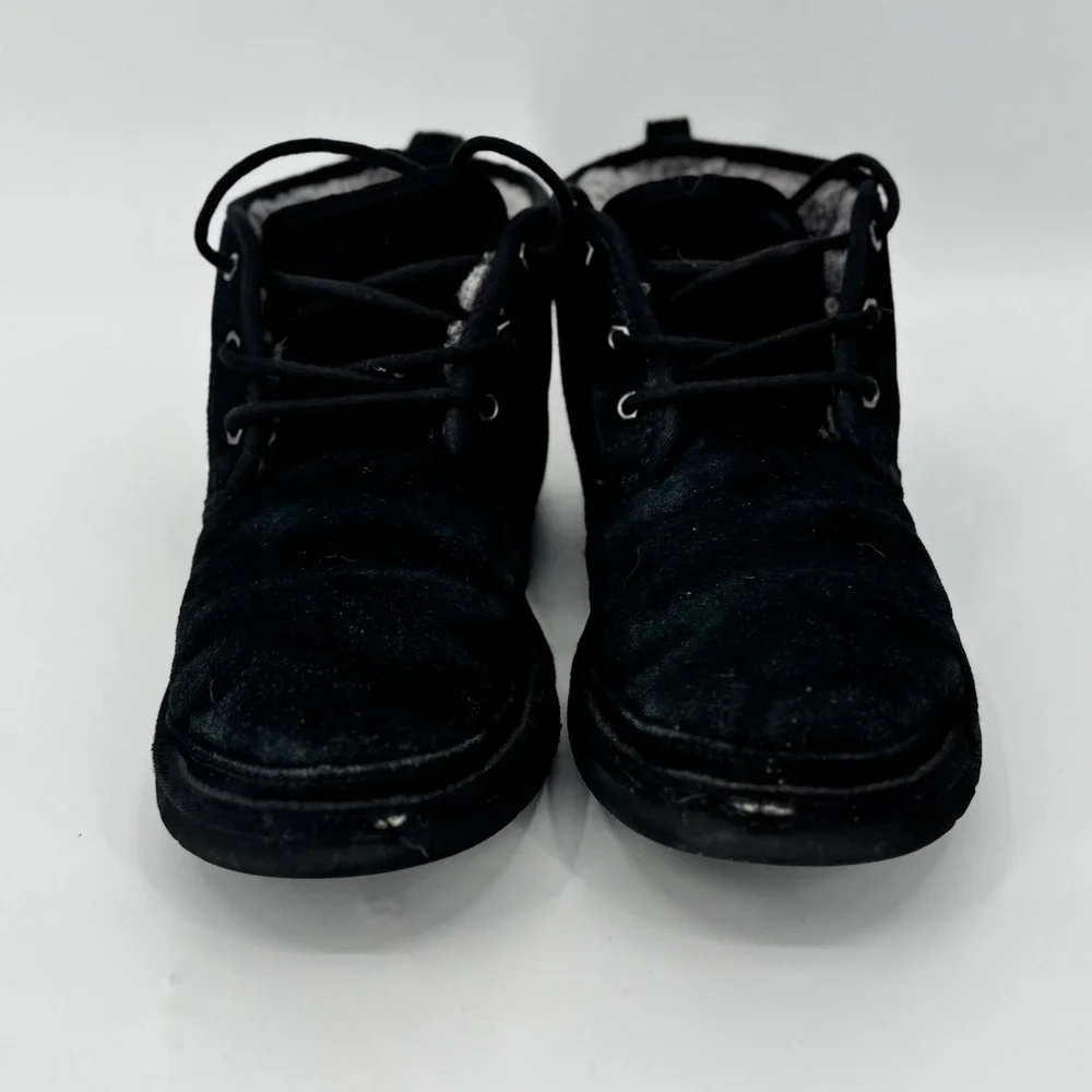 UGG Men's Neumel Chukka Boots Black‎ Suede UGGplush Wool Lining Size 12 Fair